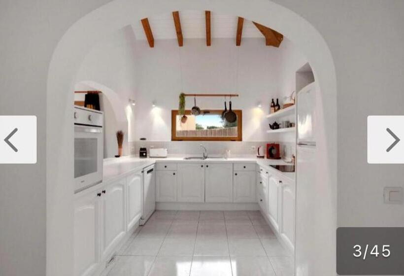 Номер Стандарт Вид на Бассейн, Villa Amrita