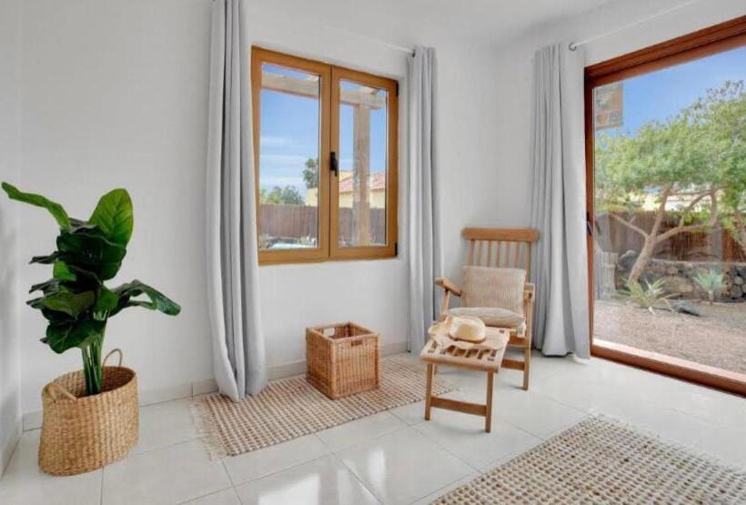 Номер Стандарт Вид на Бассейн, Villa Amrita