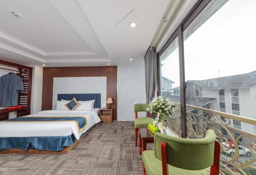 اتاق استاندارد با چشمانداز کوهستان, Central Sapa March