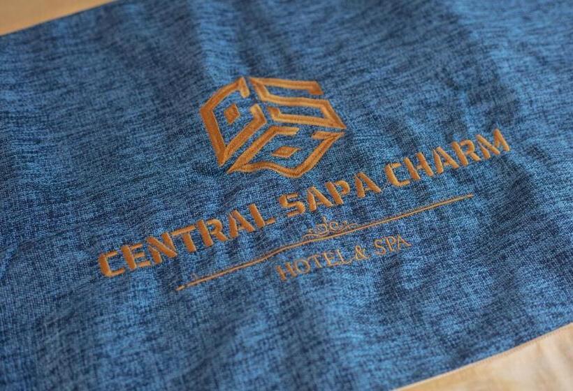 اتاق خانوادگی با چشمانداز کوه, Central Sapa March