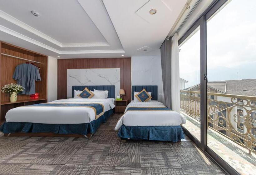 اتاق استاندارد سه نفره, Central Sapa March