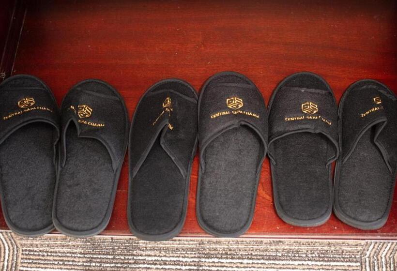 اتاق استاندارد سه نفره, Central Sapa March