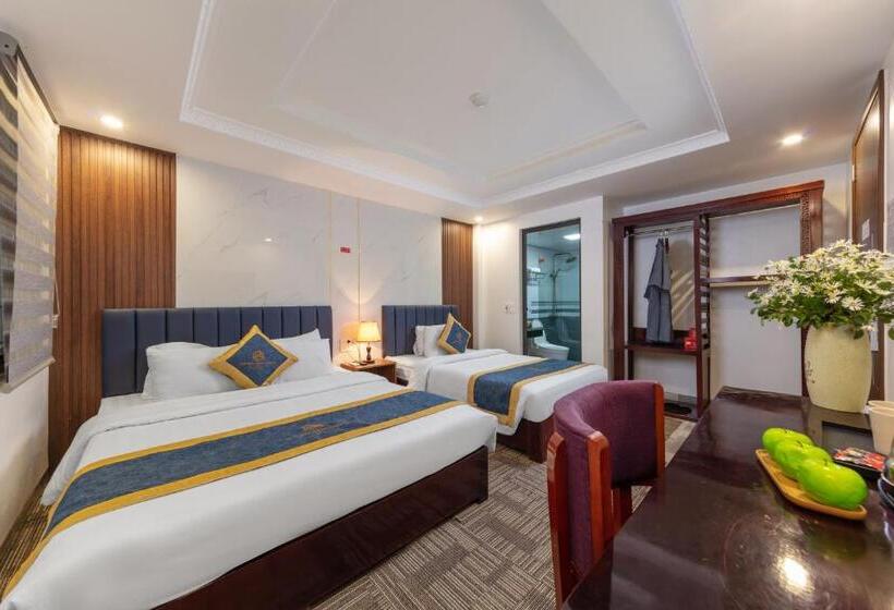 اتاق لوکس, Central Sapa March