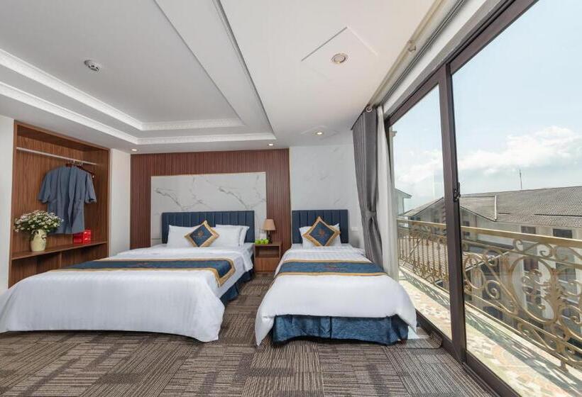 اتاق استاندارد سه نفره, Central Sapa March