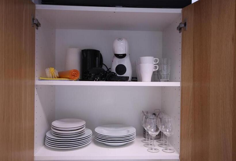 Трехместный Номер Superior, Forenom Hostel Espoo Kilo