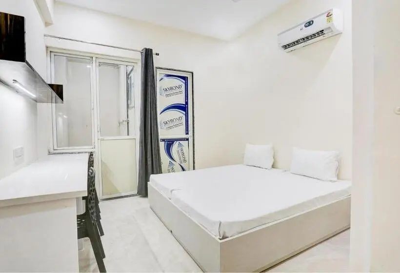 Chambre Standard, Gaur Nitay