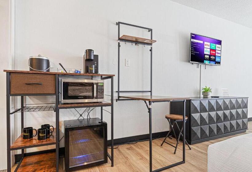 غرفة قياسية مطلة على الجبل, The Mallard Hotel & Suites