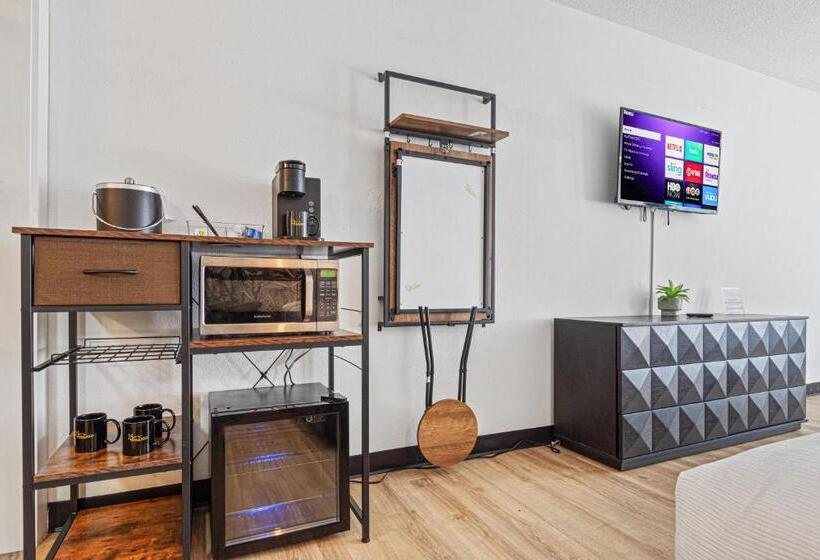 غرفة قياسية مطلة على الجبل, The Mallard Hotel & Suites