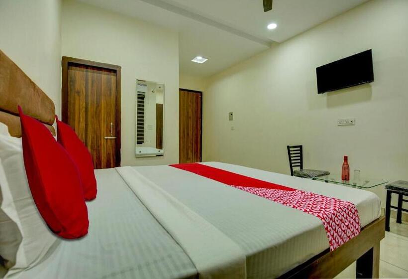 اتاق کلاسیک سه تخته, Oyo Flagship Hotel Sunset View