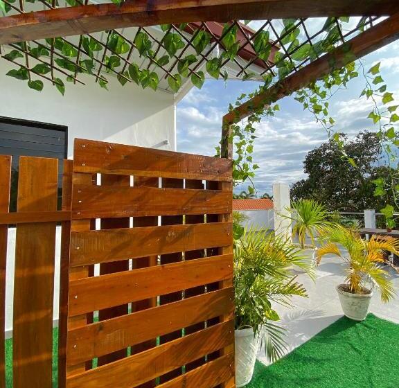 اتاق لوکس با تخت بزرگ, Moalboal Lrs Lovers Nest