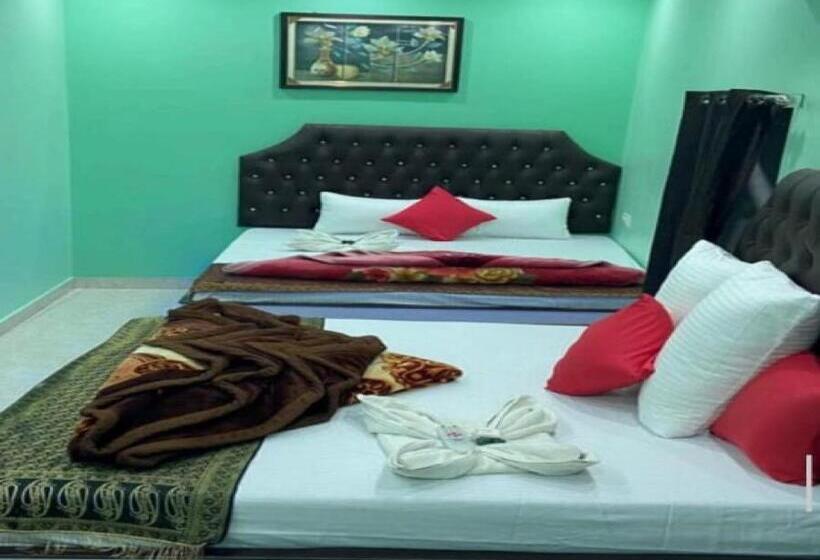 Quarto Triplo Deluxe, Staymaker Hotel Aditya 1 Km From Kashi Vishwanath Temple