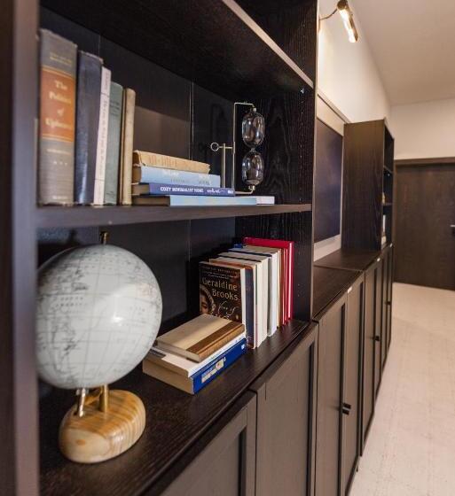 جناح مزود بجاكوزى, The Atlee Suites