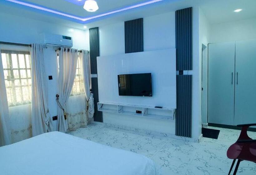 سوییت اجرایی, Triple D Luxury Hotel By Chill And Thrill