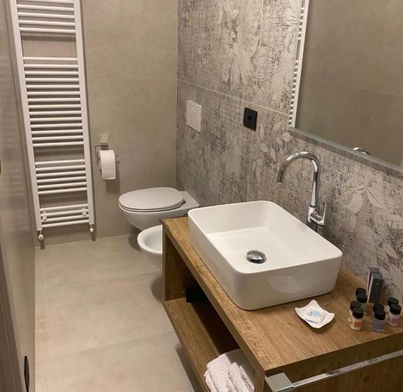 غرفة قياسية مزوَّدة بجاكوزي, Bblovebologna