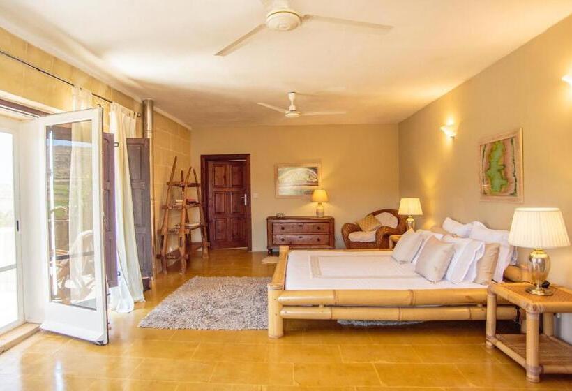 اتاق استاندارد با بالکن, Crosslanes Bb