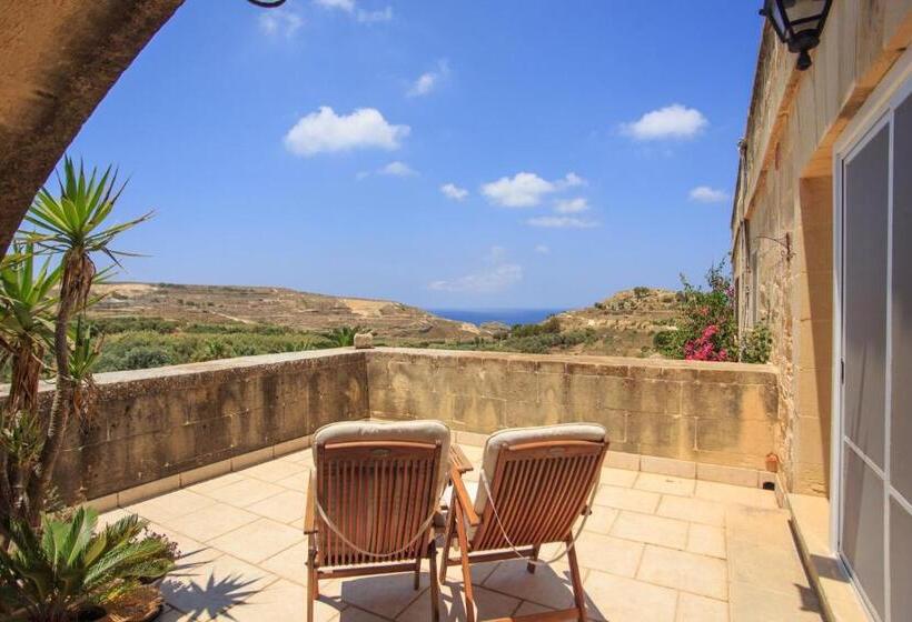 اتاق استاندارد با بالکن, Crosslanes Bb