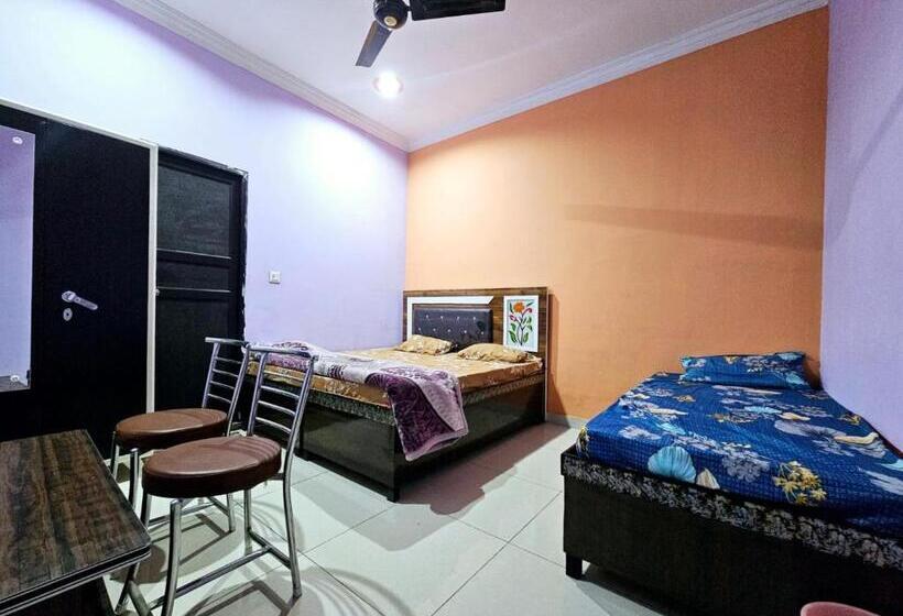 חדר דלוקס לשלושה, Gopal Hotel And Palace