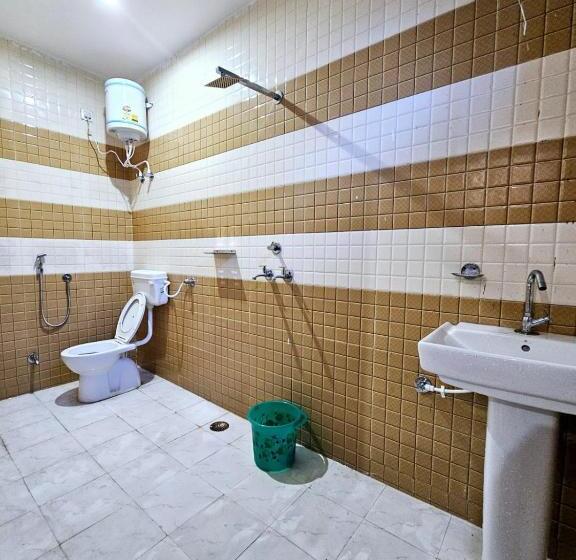 חדר קומפורט לשלושה, Gopal Hotel And Palace