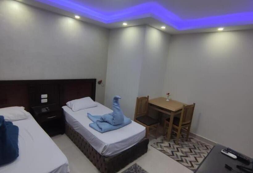 اتاق استاندارد چهارنفره با چشم‌انداز باغ, Lillyland Mirage Bay & Aqua Park