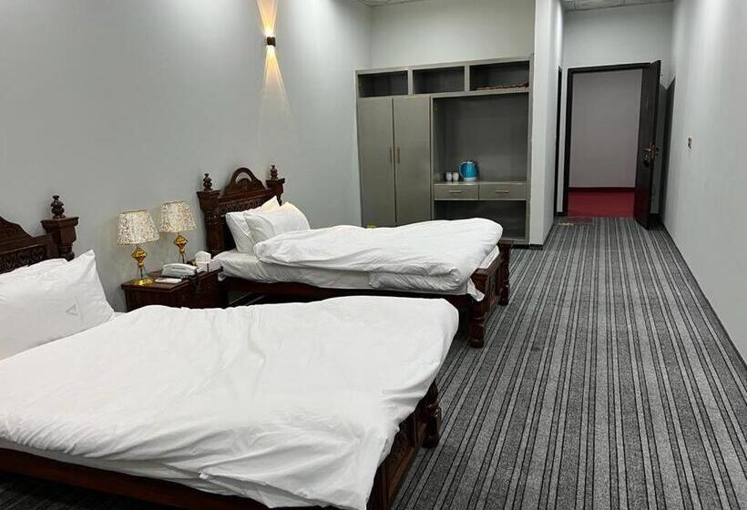 اتاق لوکس, Niagara Falls Bahawalpur