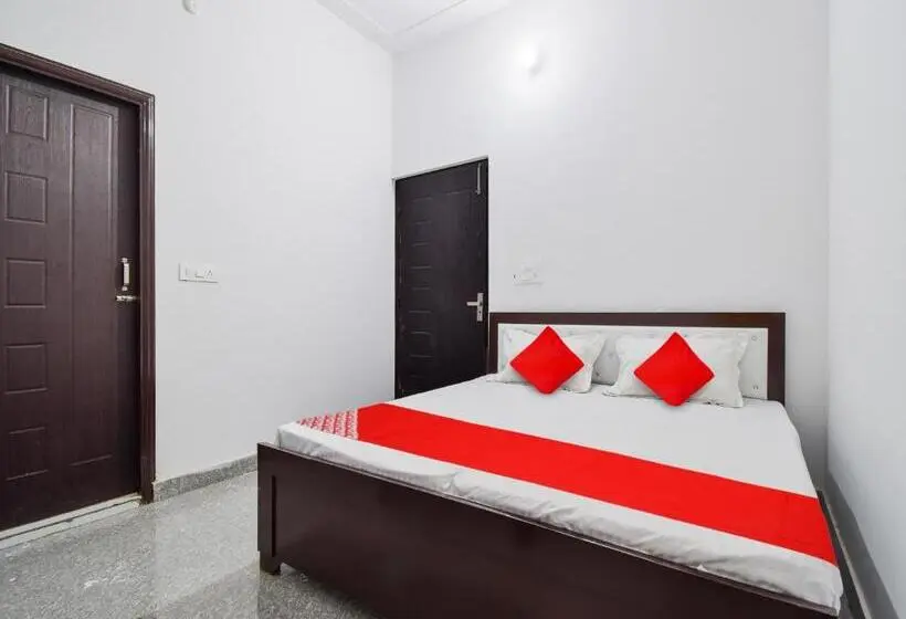 Classic Kolmen Hengen Huone, Oyo Flagship The Diamond Guest House