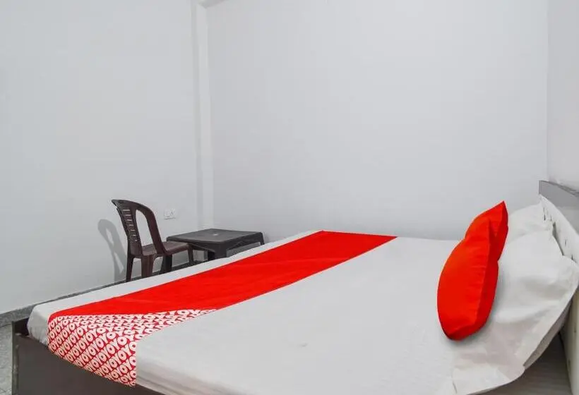 Classic Kolmen Hengen Huone, Oyo Flagship The Diamond Guest House