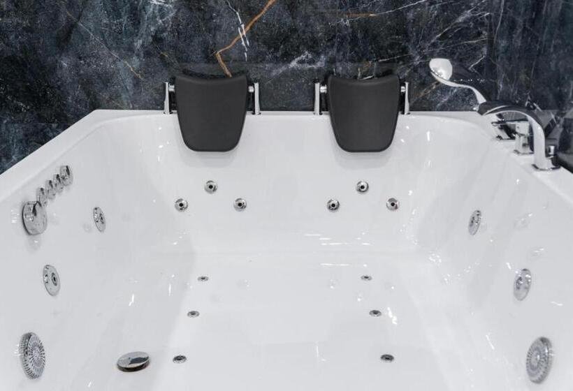 سوییت با چشم‌انداز دریا, Villa Elysium Park & Spa