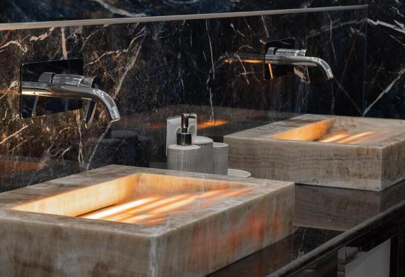 سوییت با چشم‌انداز دریا, Villa Elysium Park & Spa