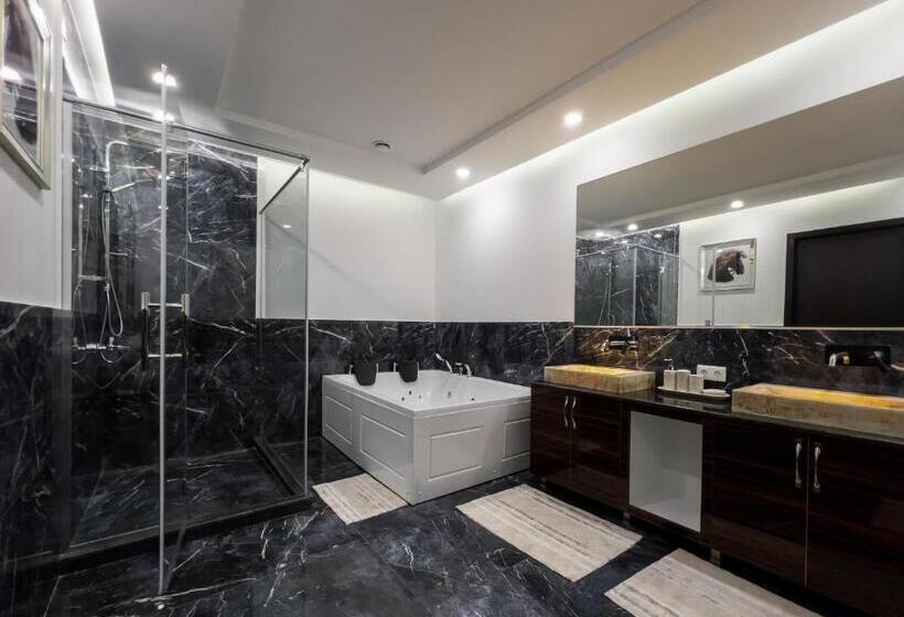 سوییت با چشم‌انداز دریا, Villa Elysium Park & Spa