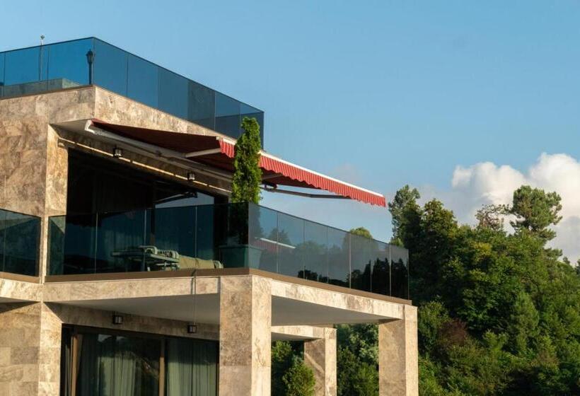 سوییت با چشم‌انداز دریا, Villa Elysium Park & Spa