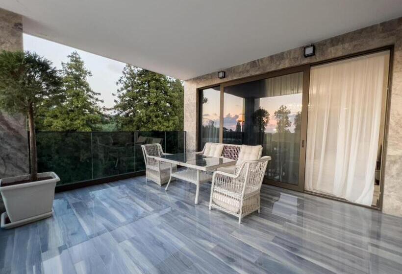 آپارتمان 1 خوابه با چشم‌انداز دریا, Villa Elysium Park & Spa