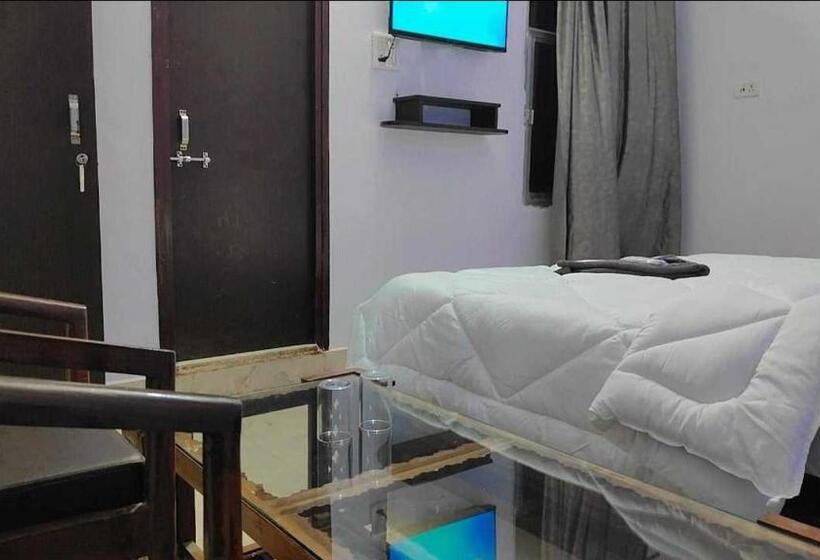 חדר דלוקס לשלושה, Bluemoon