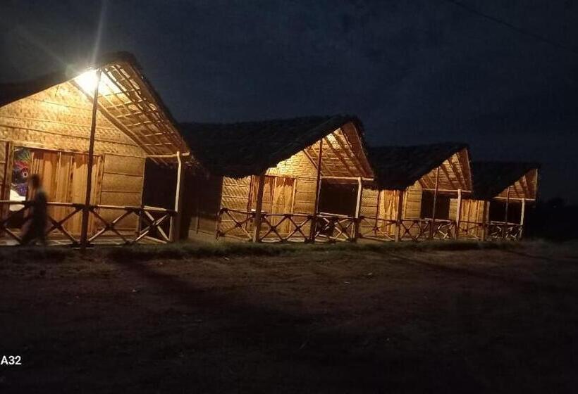 キングサイズベッドのスタンダードルーム, Hampi Natures Cottage