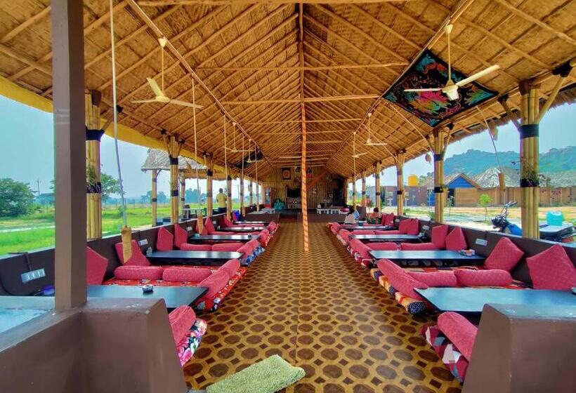 キングサイズベッドのスタンダードルーム, Hampi Natures Cottage