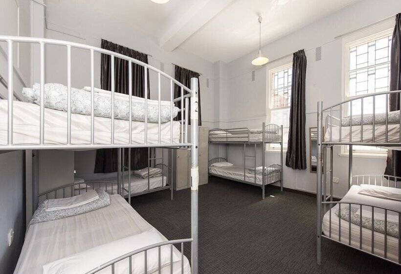 공동 객실, The Old Swan Barracks   Hostel