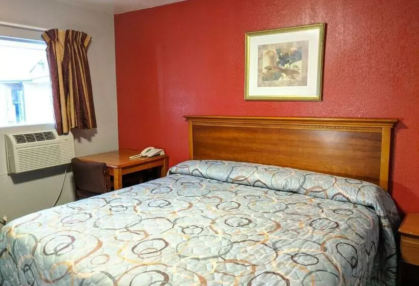 キングサイズベッドのスタンダードルーム, Budget Inn El Reno
