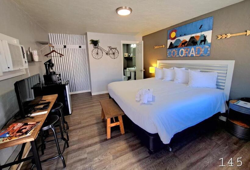 キングサイズベッドのスーペリアルーム, Buffalo Lodge Bicycle Resort   Amazing Access To Local Trails & The Garden