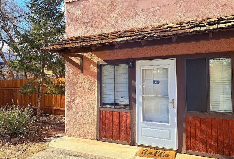 １ベッドルームハウス, Buffalo Lodge Bicycle Resort   Amazing Access To Local Trails & The Garden