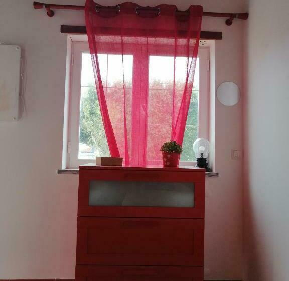 חדר משפחתי, Captains Log House