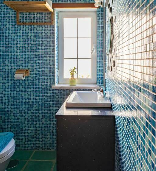 מיטה בחדר משותף, Captains Log House