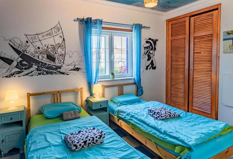 Номер Стандарт Вид на Город, Captains Log House