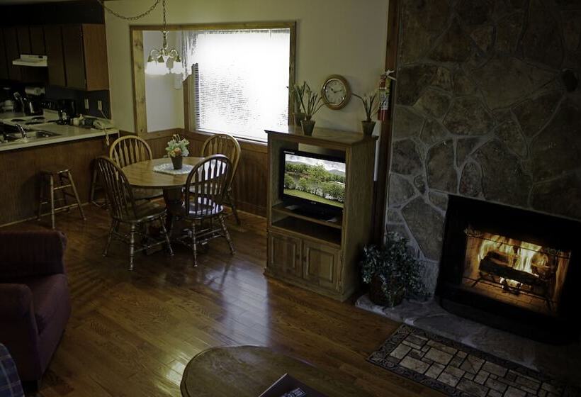 2-Bedroom Classic Apartment, Country Hideaway At Mountain Lakes Resort