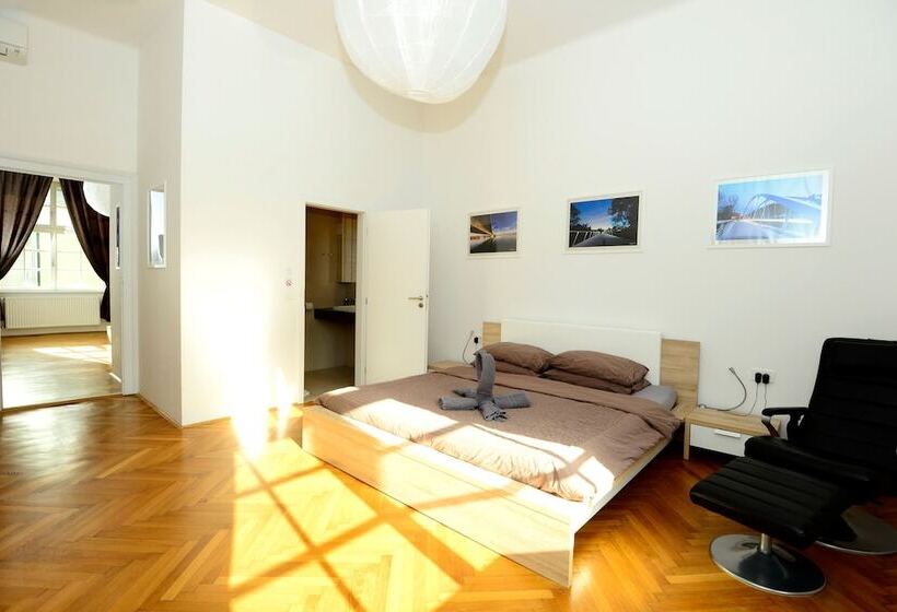 اتاق استاندارد, Galeria Rooms