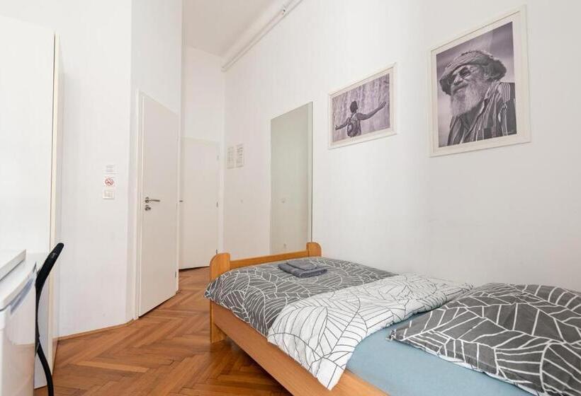 اتاق استاندارد یک نفره, Galeria Rooms