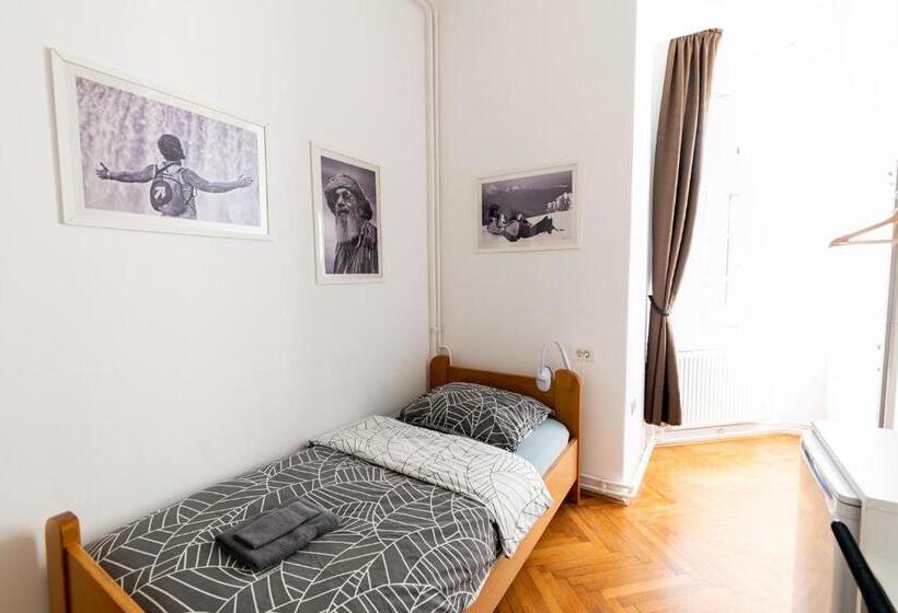 اتاق استاندارد یک نفره, Galeria Rooms