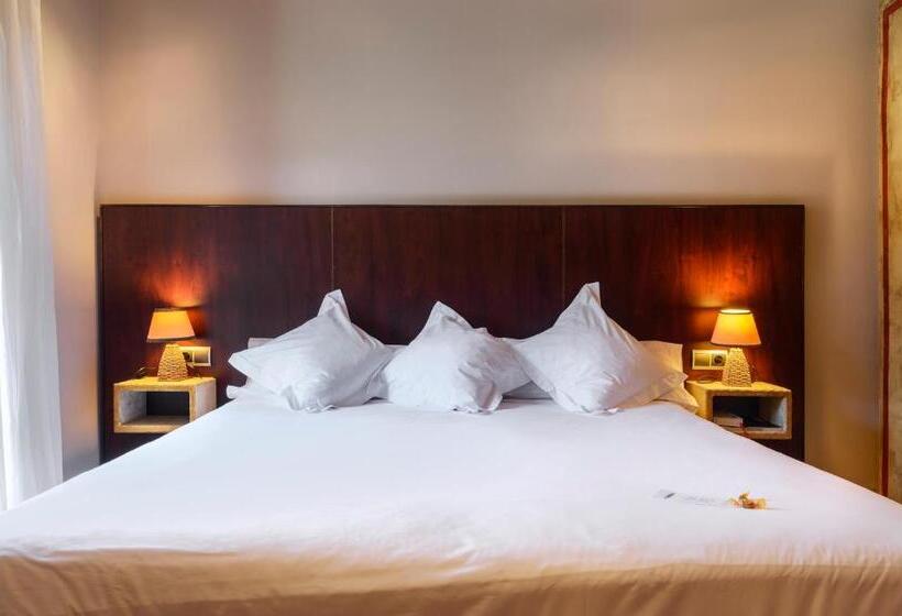 Полулюкс, La Casueña