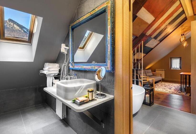 Люкс, La Casueña