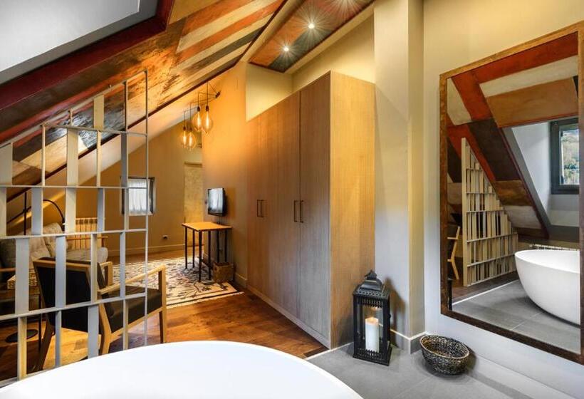 Люкс, La Casueña