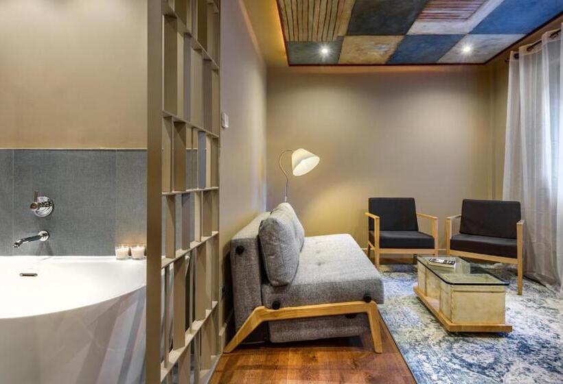 Номер Стандарт, La Casueña