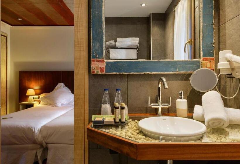 Номер Стандарт, La Casueña